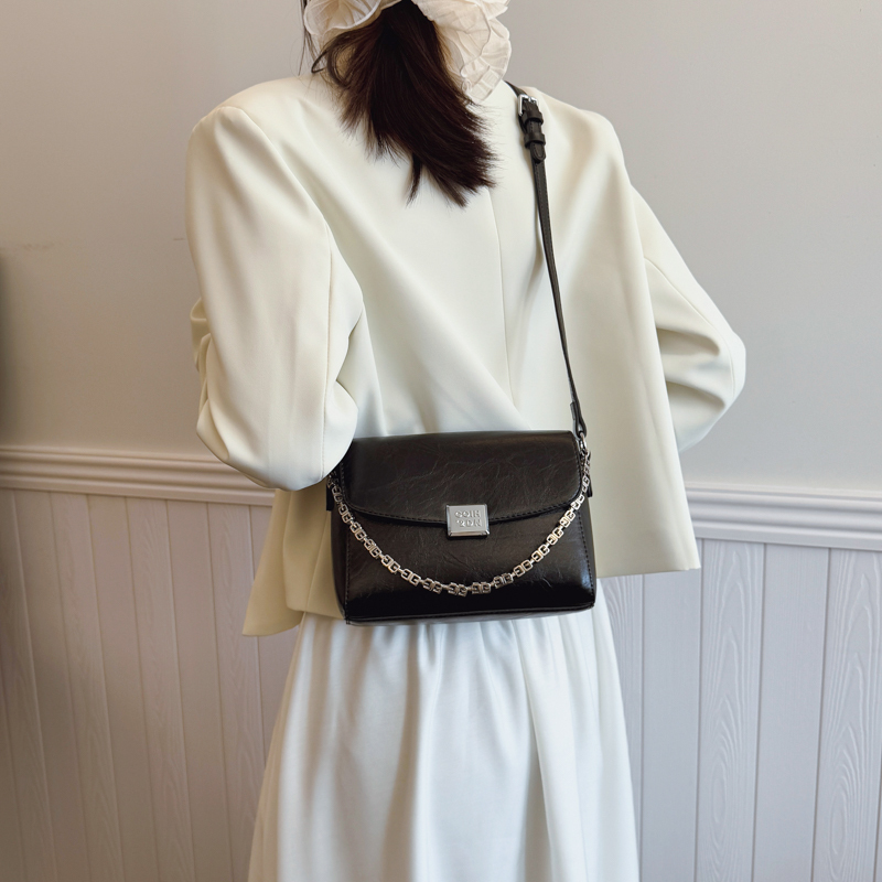 2025春夏新款潮流腋下百搭网红复古单肩斜挎包时尚女包 8309