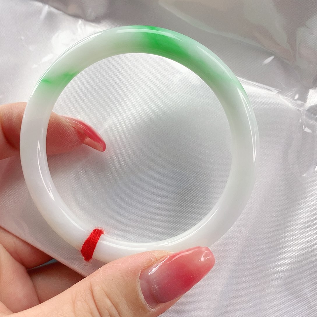 翡翠手镯未镶嵌翡翠058