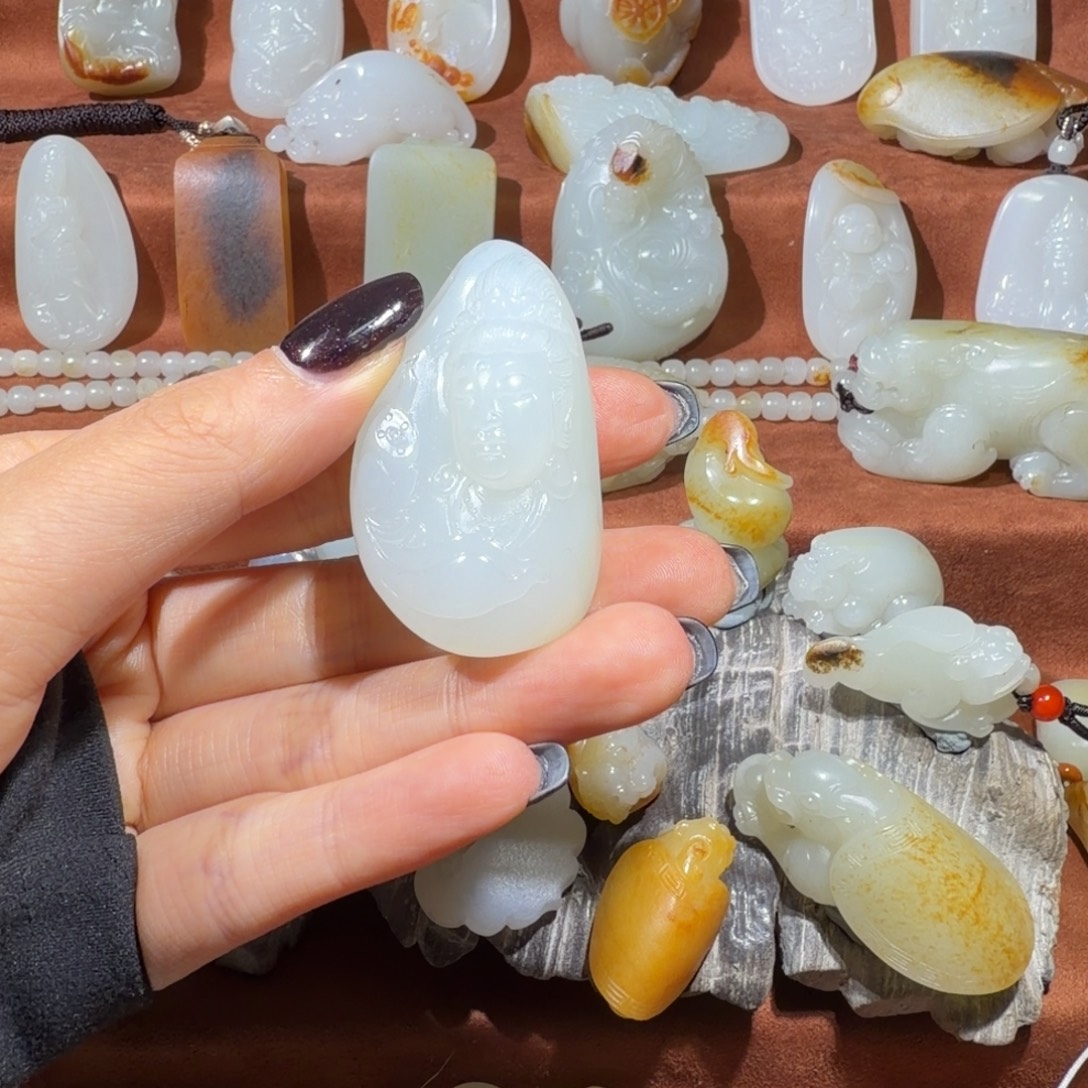 海***哥和田玉未镶嵌颈饰