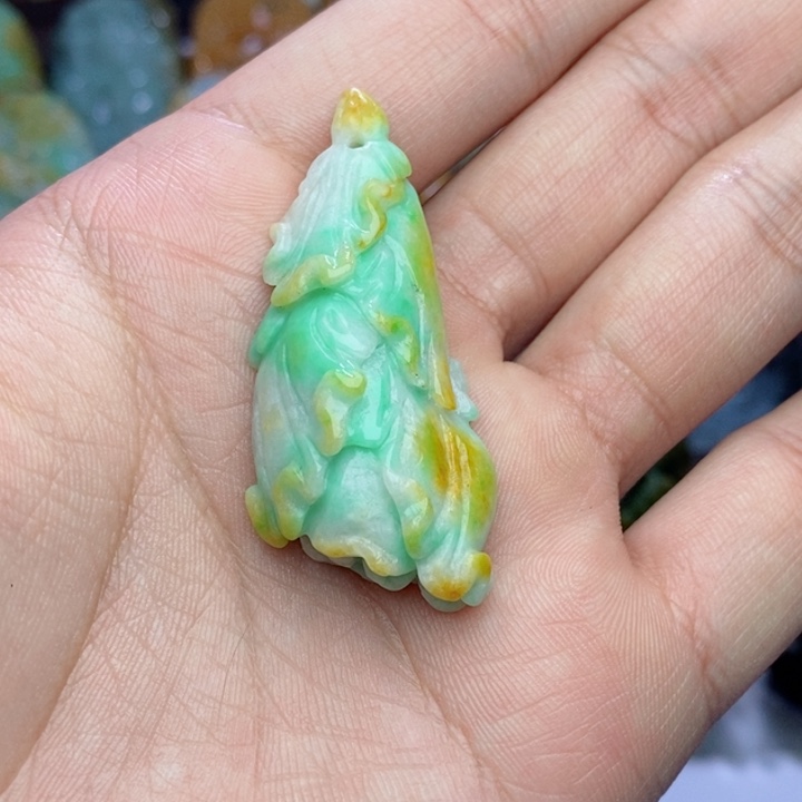 翡翠未镶嵌颈饰白菜