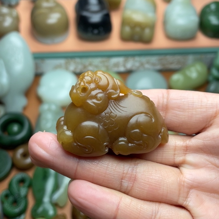 【闪购商品】颈饰未镶嵌和田玉老红糖望天吼