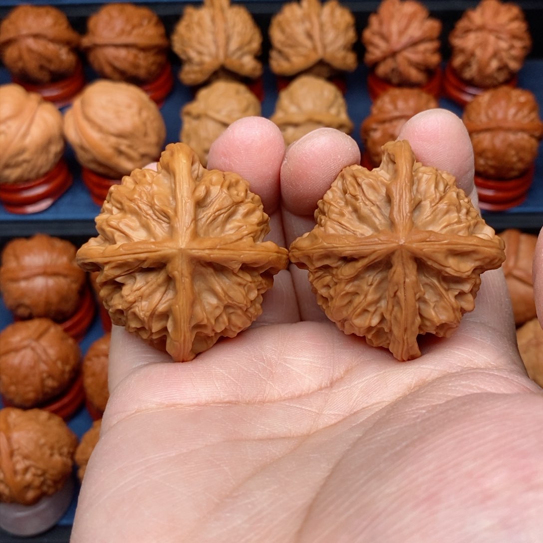 把件文玩核桃手捻野生精品盘山正四