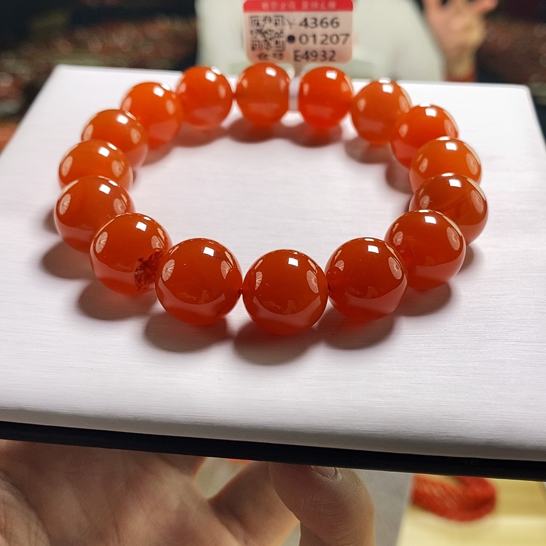 未镶嵌滴水洞  14mm  多样性发一南红玛瑙