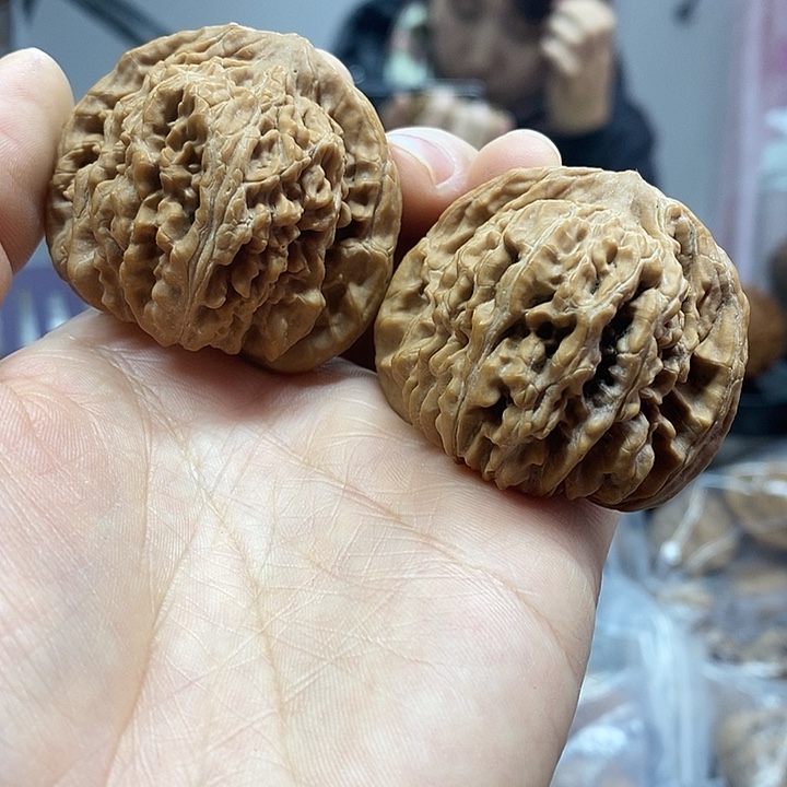 文玩核桃把件45四座楼红皮