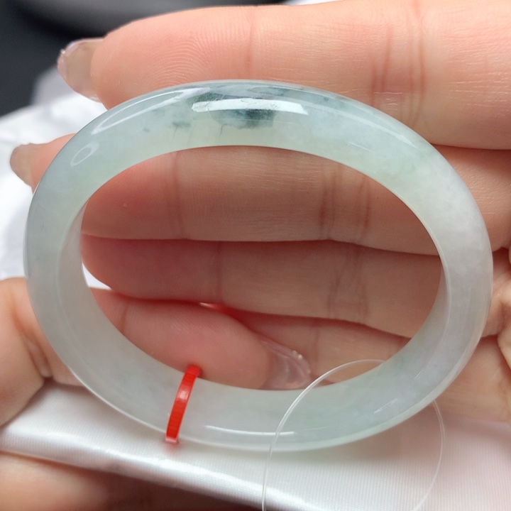 翡翠手镯（贵妃镯）未镶嵌51515252