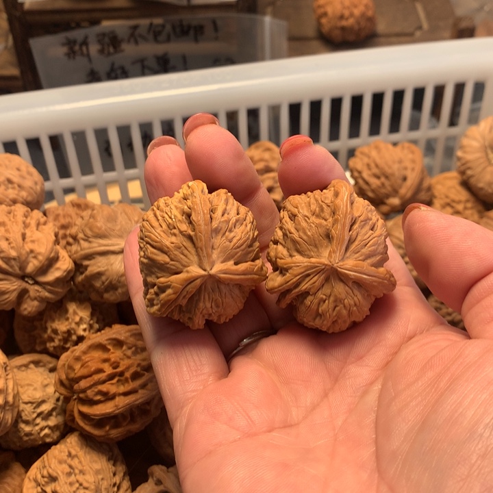 鬼***疤文玩核桃把件白狮子