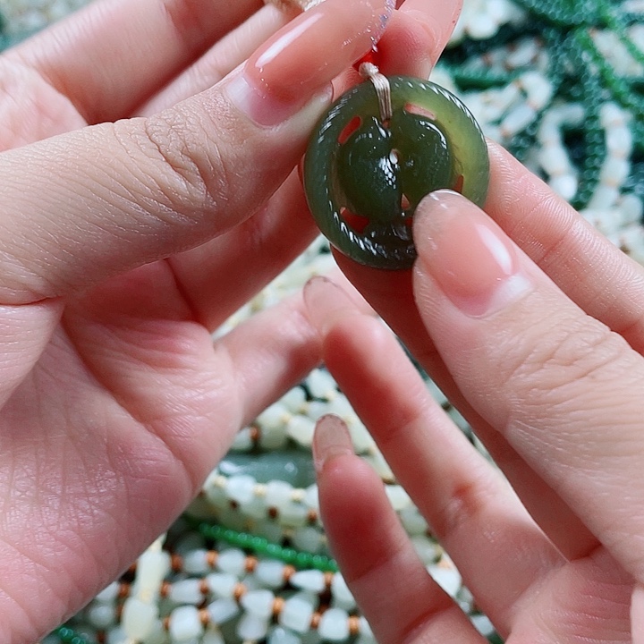 颈饰未镶嵌和田玉