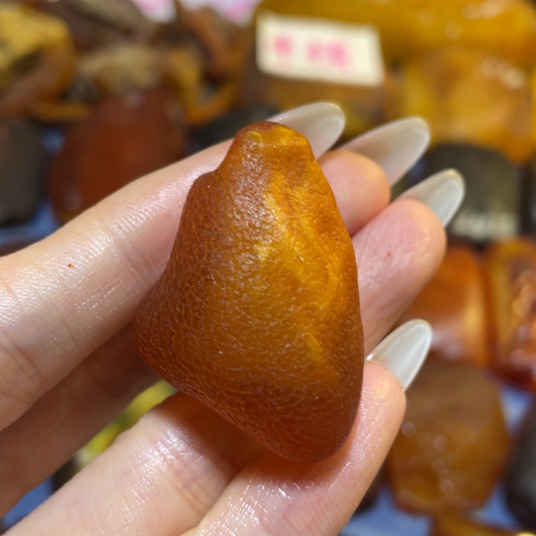 定制琥珀未镶嵌原石