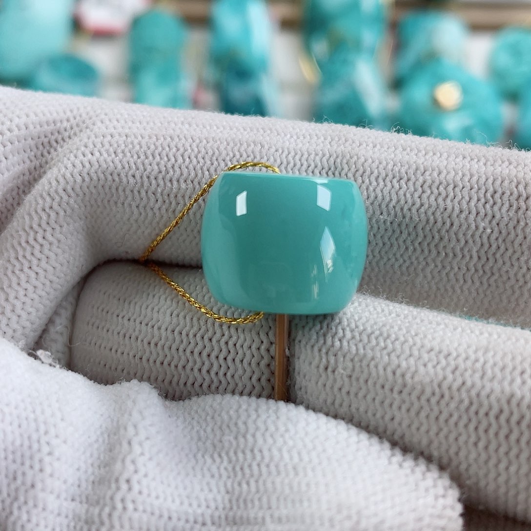 绿松石颈饰未镶嵌