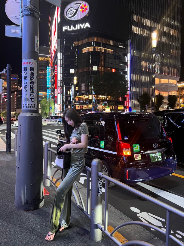 whoskongxx· 【干洗】中古菱格金绿递进时髦钻石丝绒套装