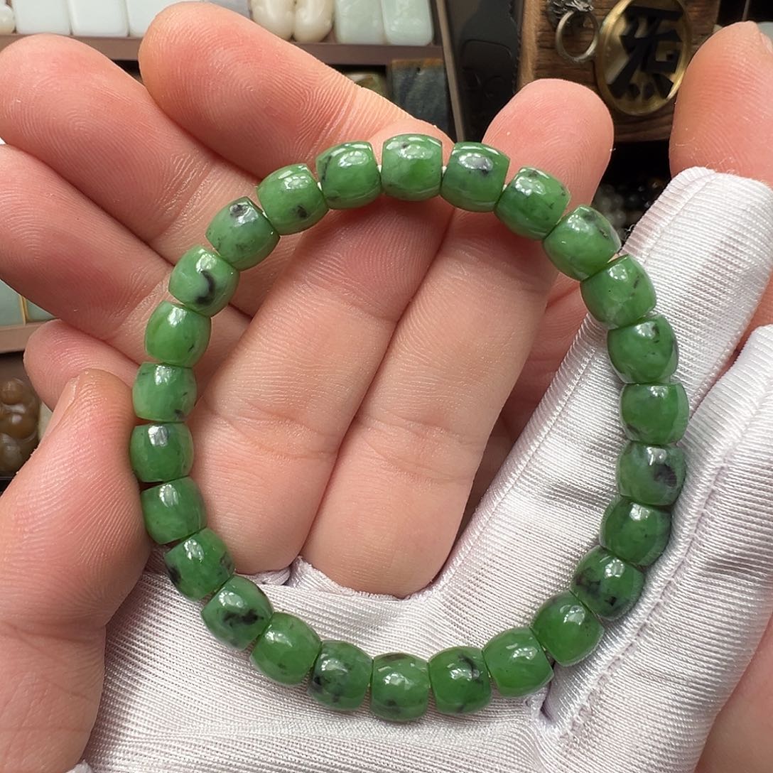 和田玉未镶嵌手串俄碧辣阳绿红皮肉料8mm直切福利25