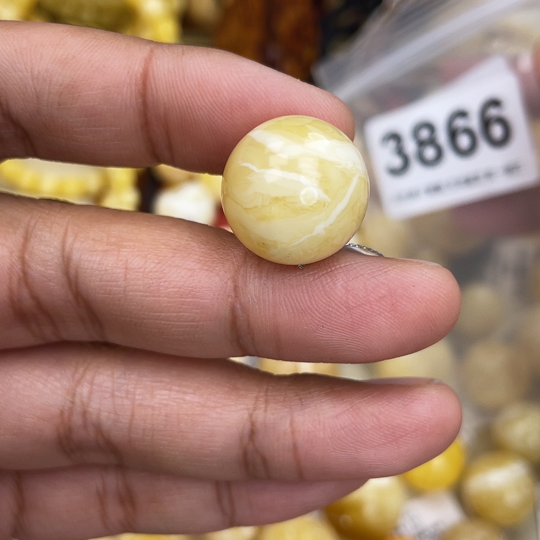 蜜蜡未镶嵌珠宝奇石小坑17.5