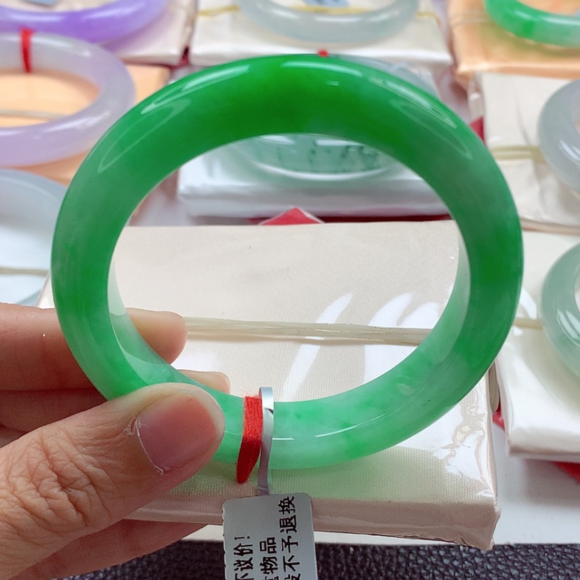 【闪购商品】翡翠手镯未镶嵌55.2满绿浓阳绿毕业A