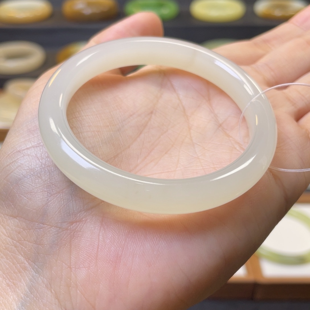 和田玉手镯51未镶嵌