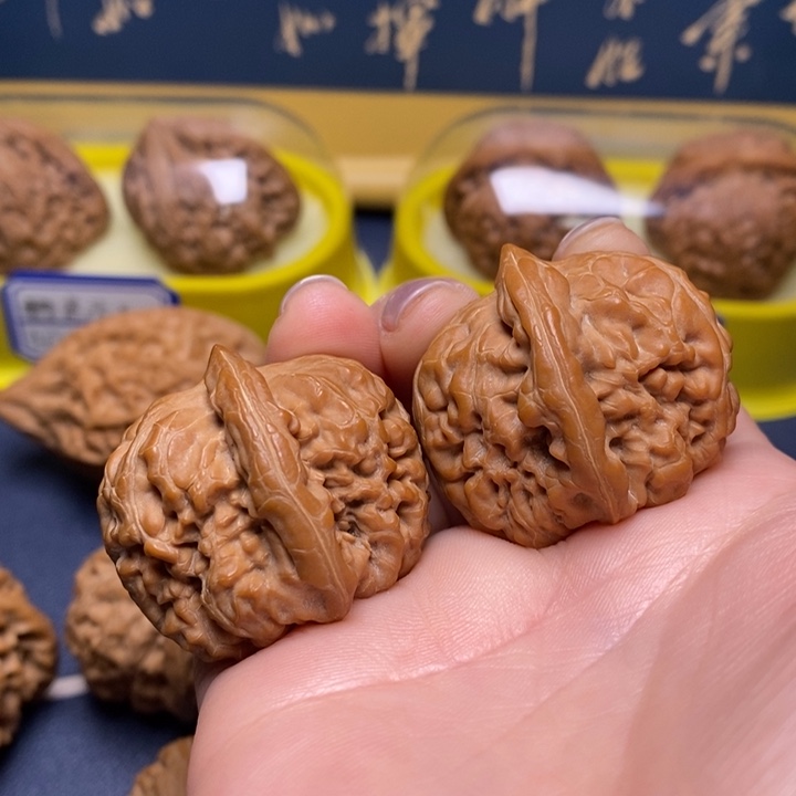 文玩核桃吊坠33金字塔