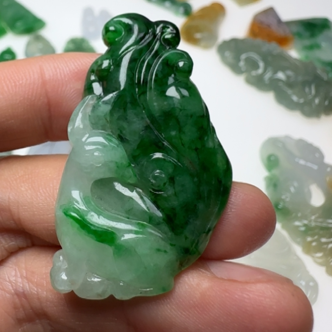 翡翠未镶嵌挂件天然翡翠