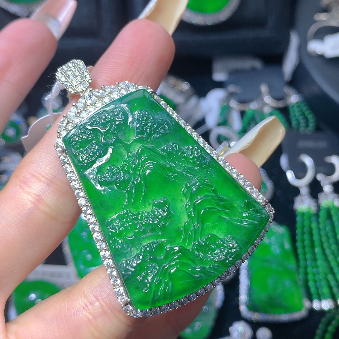 翡翠颈饰银S925镶嵌翡翠