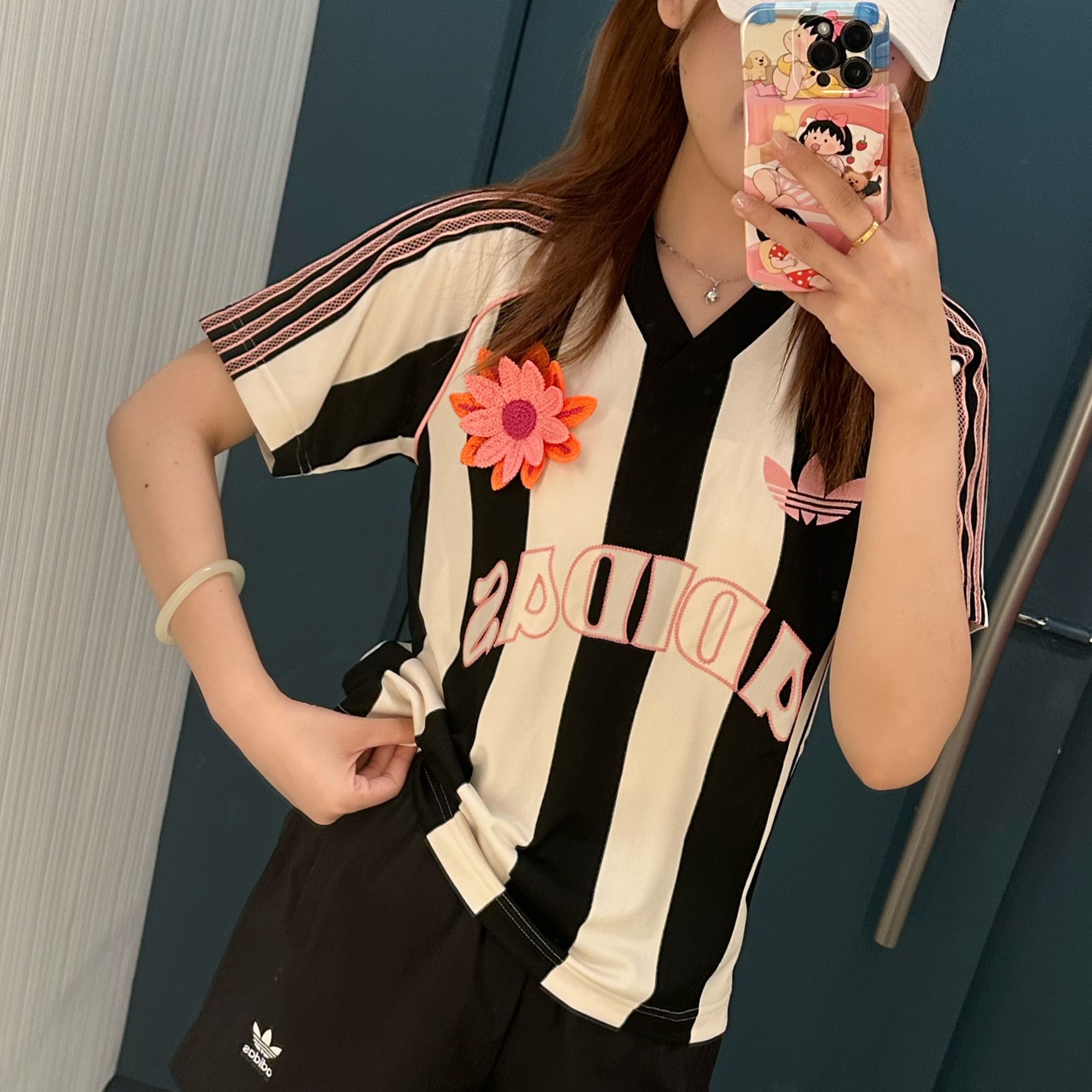 adidas阿迪达斯三叶草欧若风时尚V领运动球衣复古印花T恤KC0672