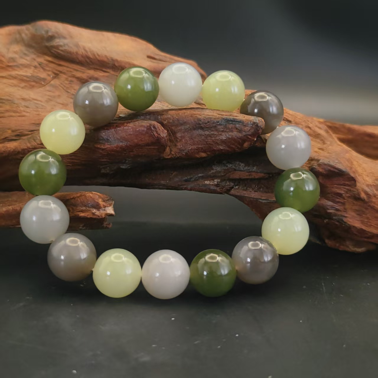 Q和田玉多宝圆珠手串（卡12）3155