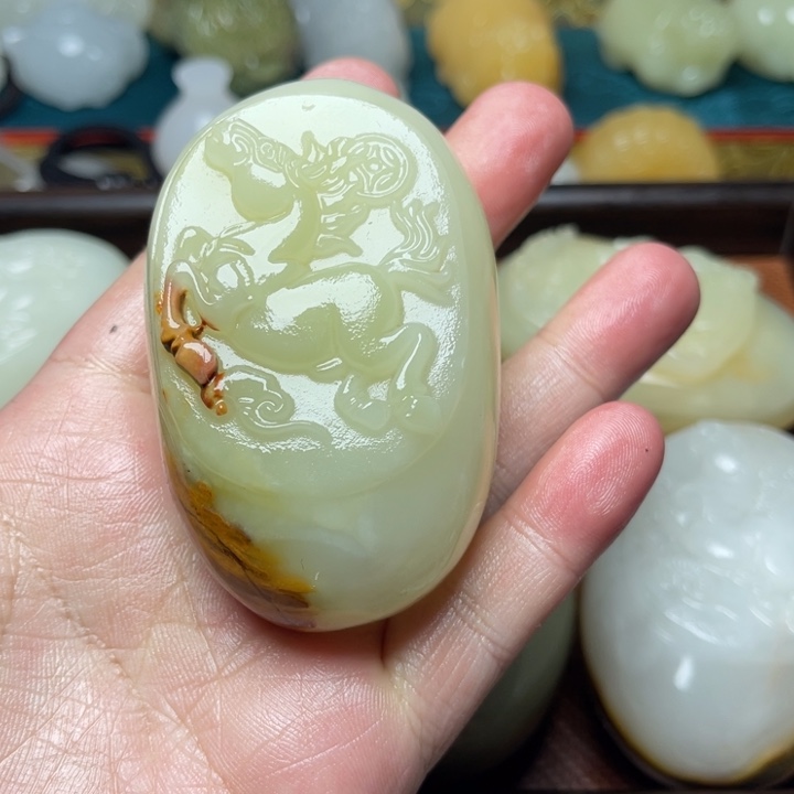 新***恩石材天然方解石手把件不退换