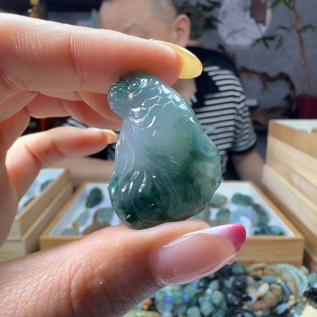 定制翡翠未镶嵌鱼