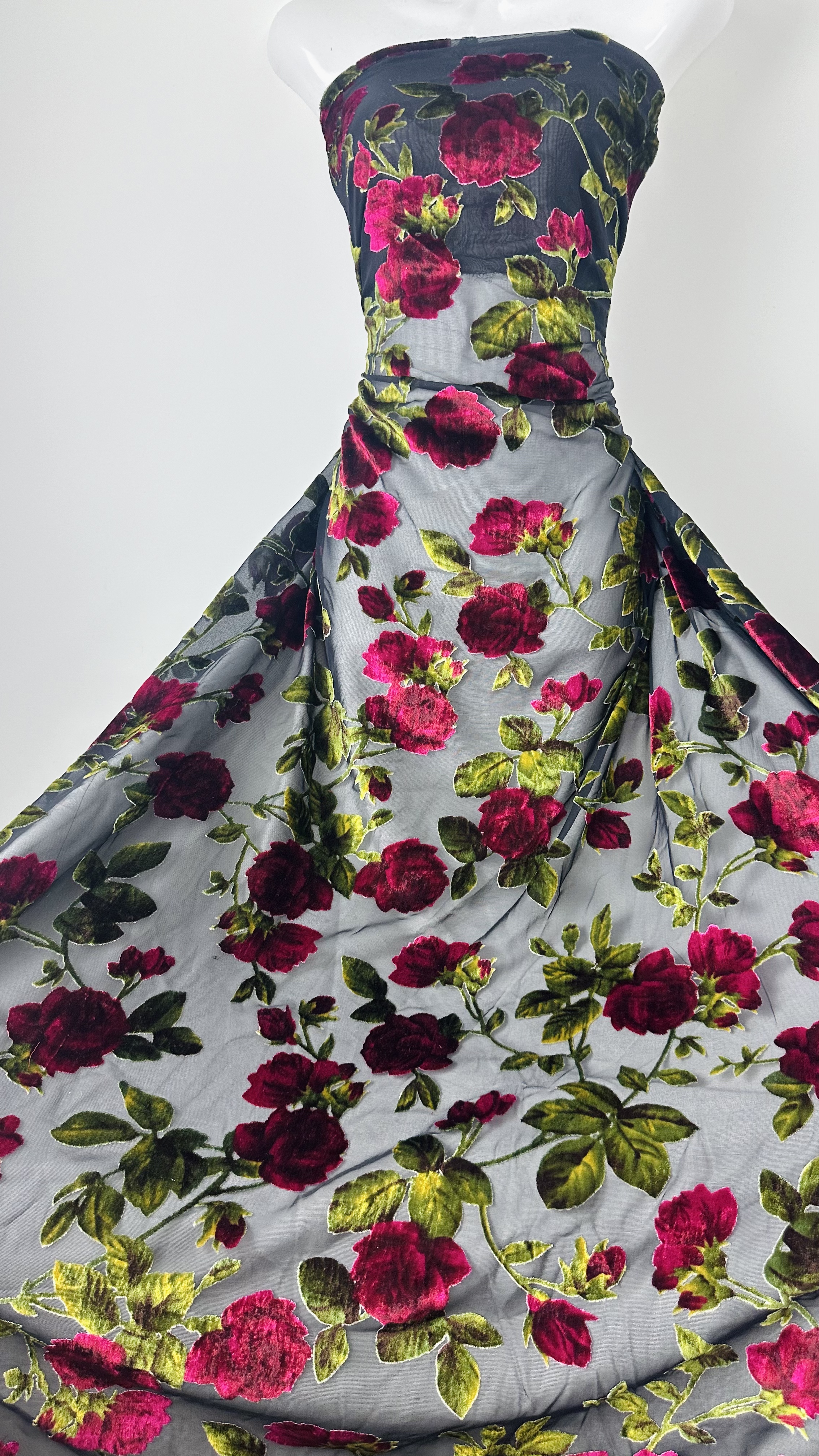 最新款的atirgullukmitiska布料高档高端布匹玫瑰花丝绒印花