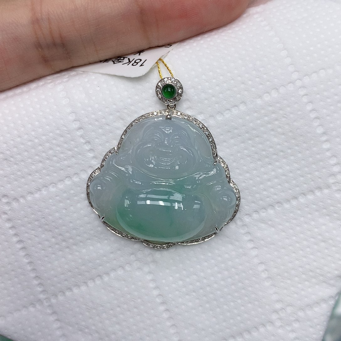 颈饰18K金镶嵌翡翠