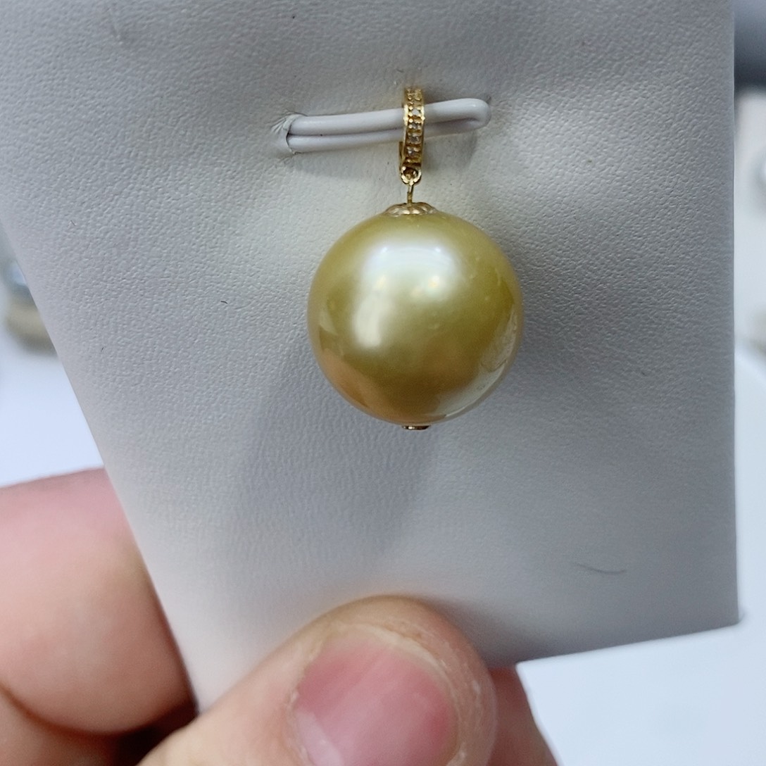 海水珍珠颈饰18K金镶嵌