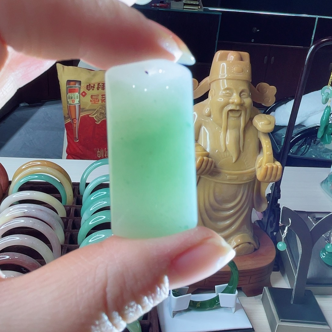 密玉（石英质玉）未镶嵌颈饰