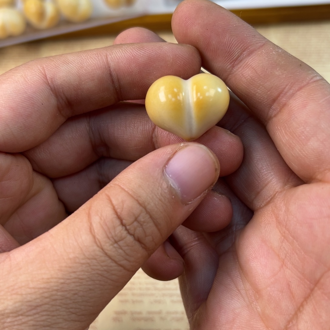 只买单纯的吊坠，没带链子，属的性质。