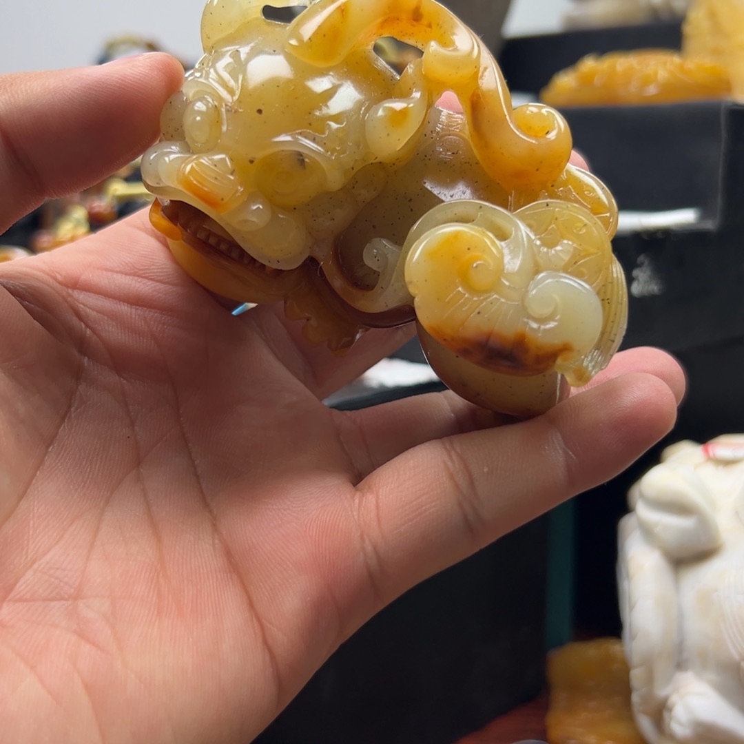 石英质玉（黄龙玉）未镶嵌黄龙玉