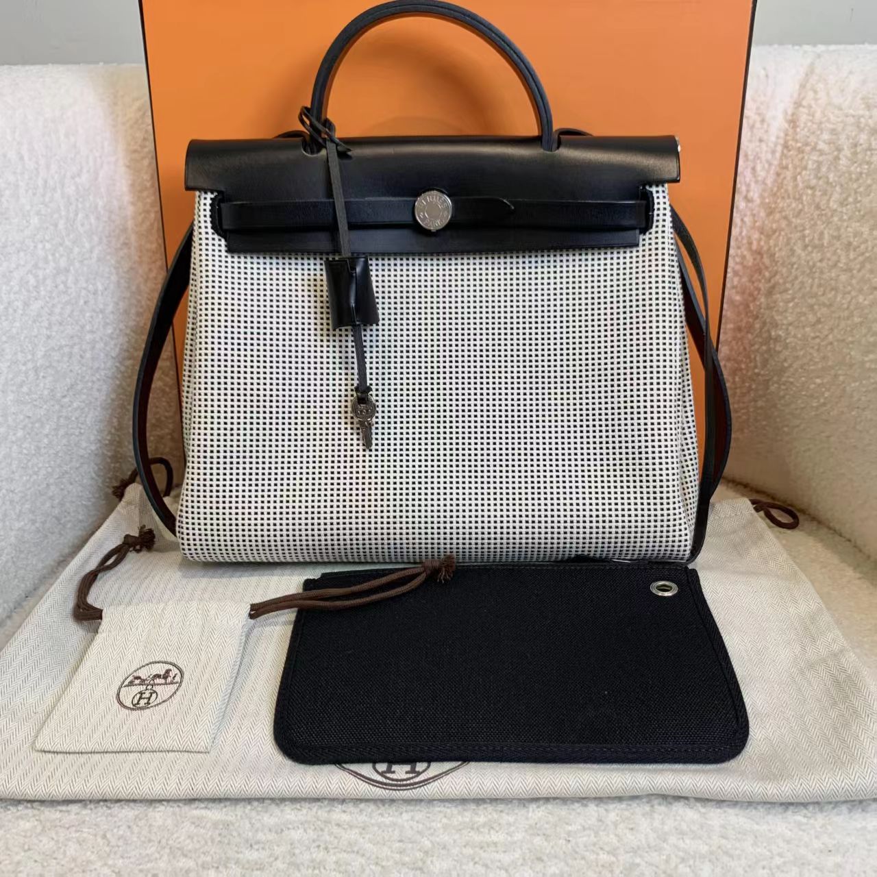 99新 Hermes/爱马仕 壹臻/拼色银扣华夫格herbag31包/27717482