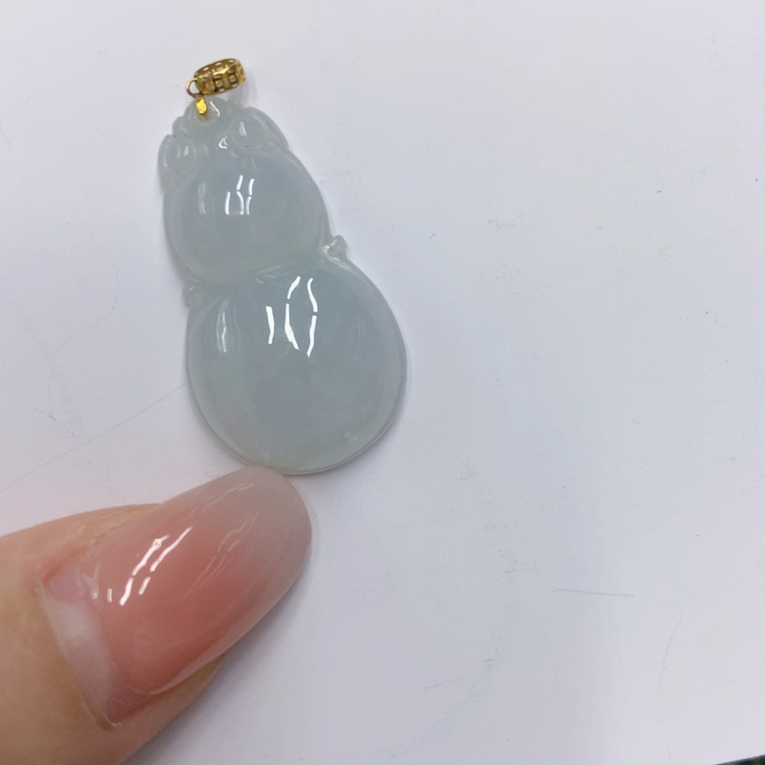 翡翠18K金镶嵌颈饰翡翠
