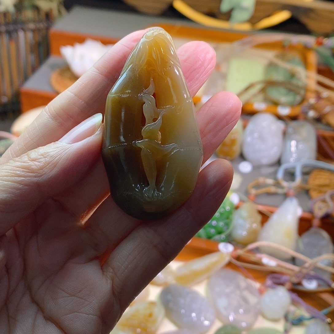 和田玉颈饰未镶嵌