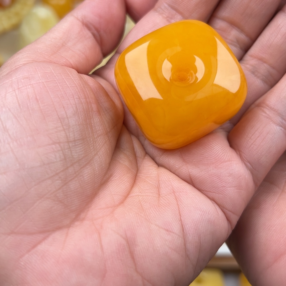 古***里蜜蜡未镶嵌颈饰纯天然琥珀蜜蜡