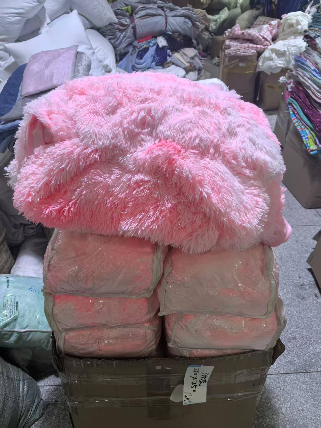 《厚广家》3楼240×250浅粉色长毛绒/天鹅绒被套三件套 发1套