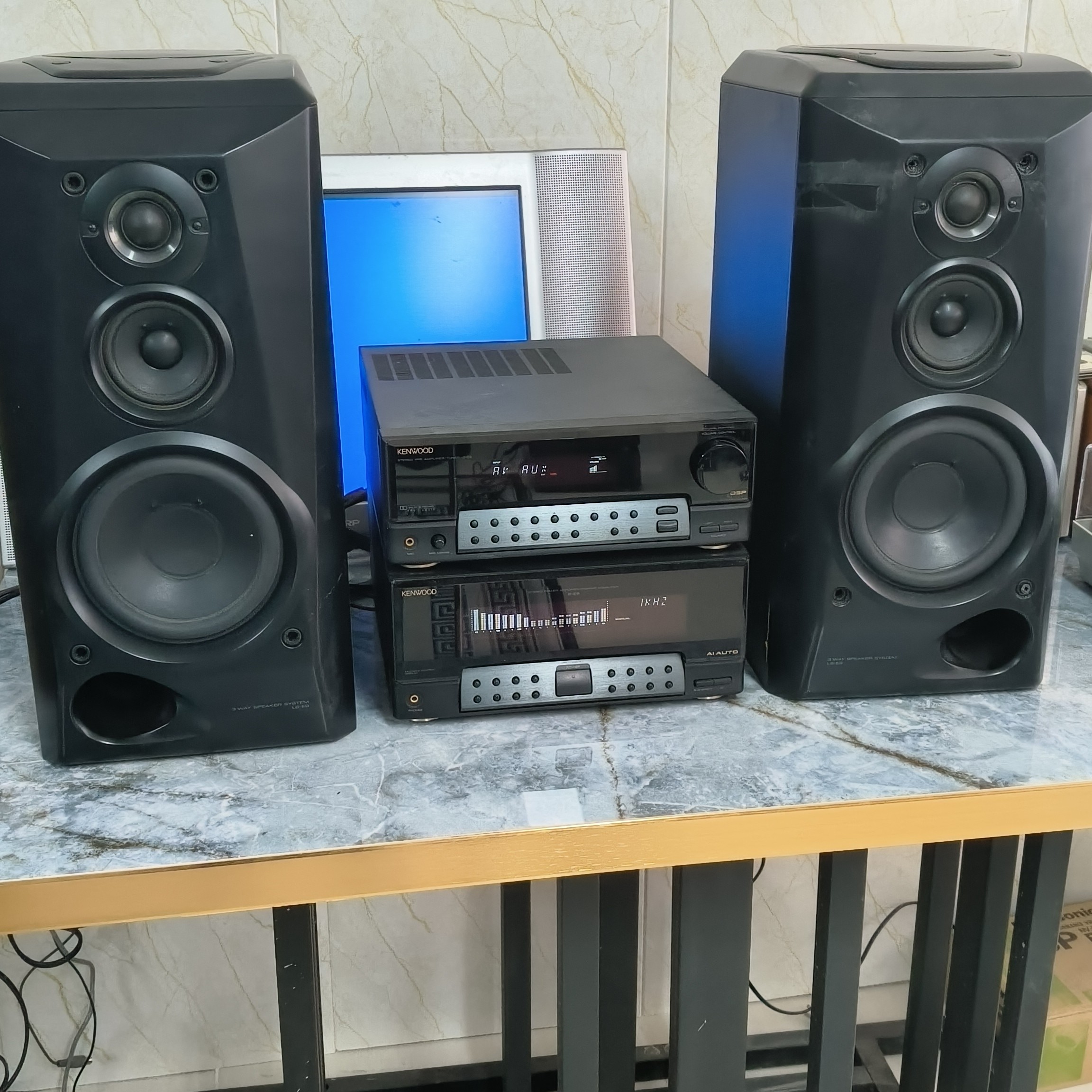 8新  功能完好使用，邮费自理