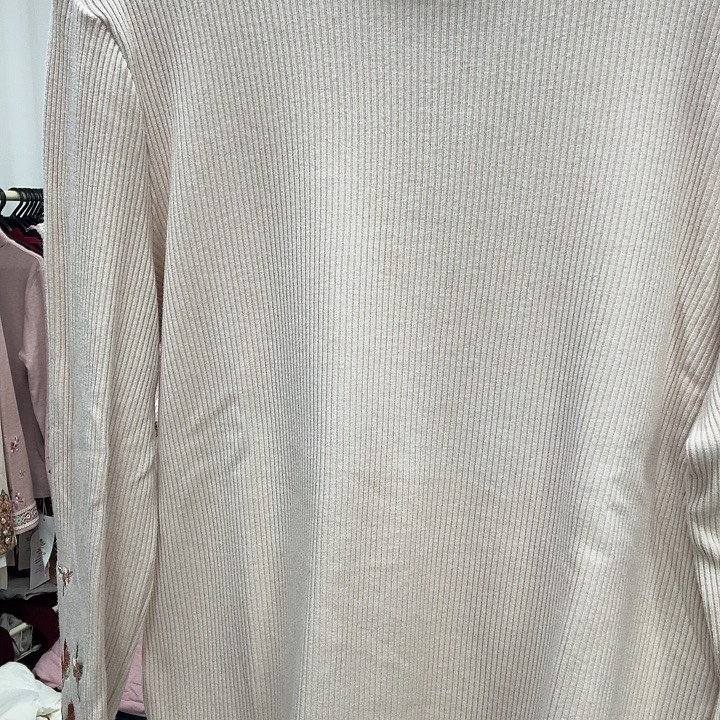 53691米色打底衫女的
