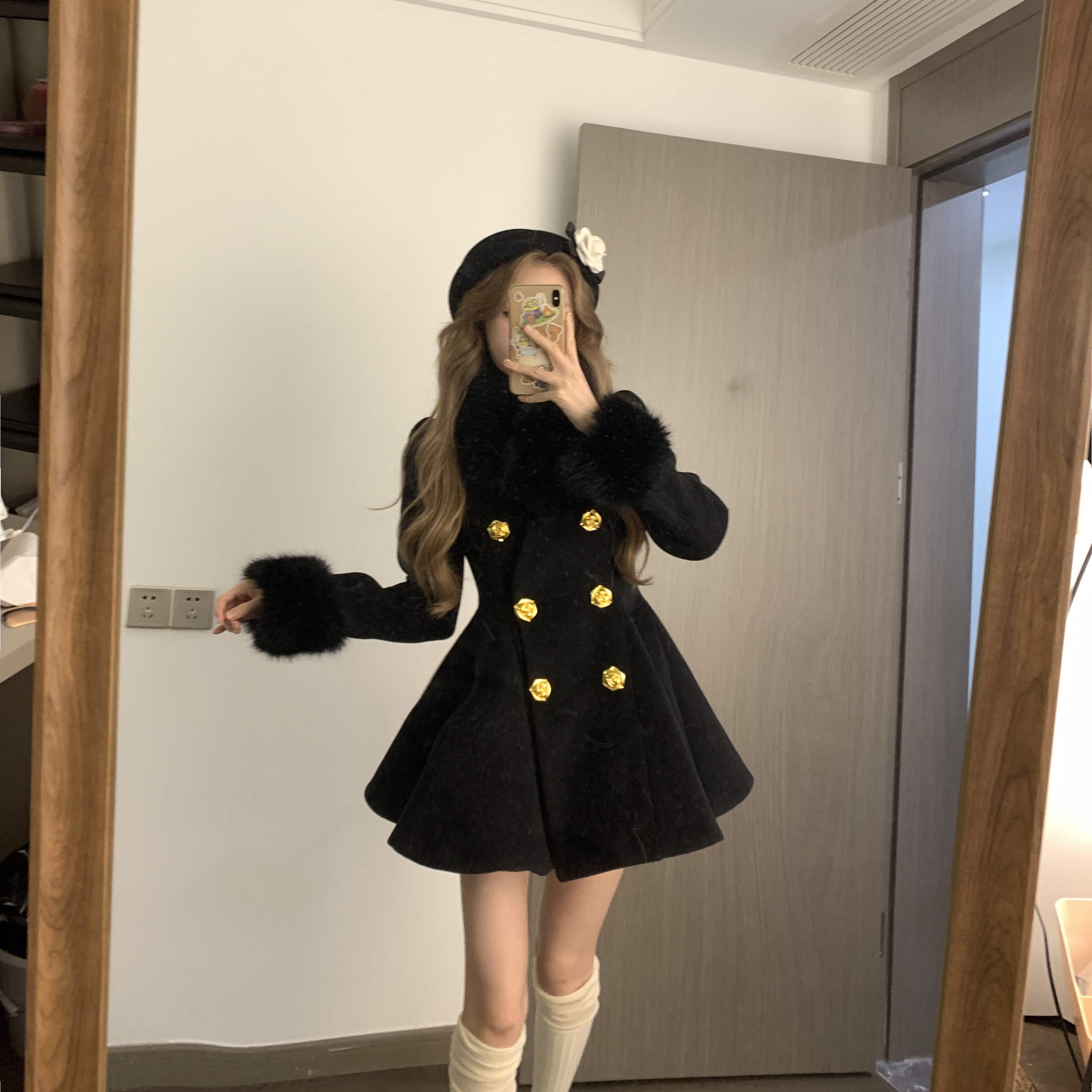 a【维也纳】法式毛领黑色收腰毛呢大衣