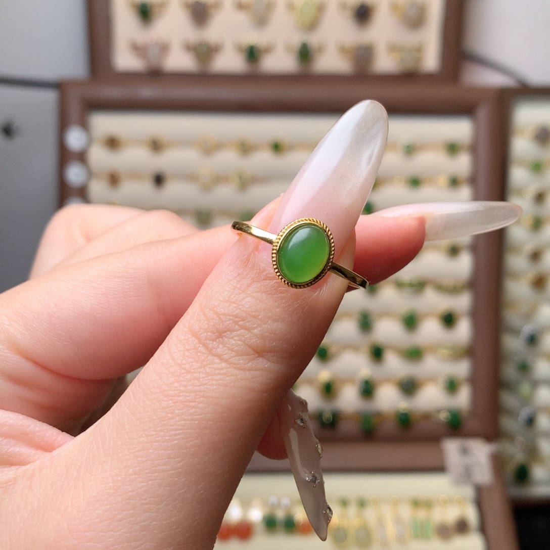 回***糖和田玉银S925镶嵌戒指