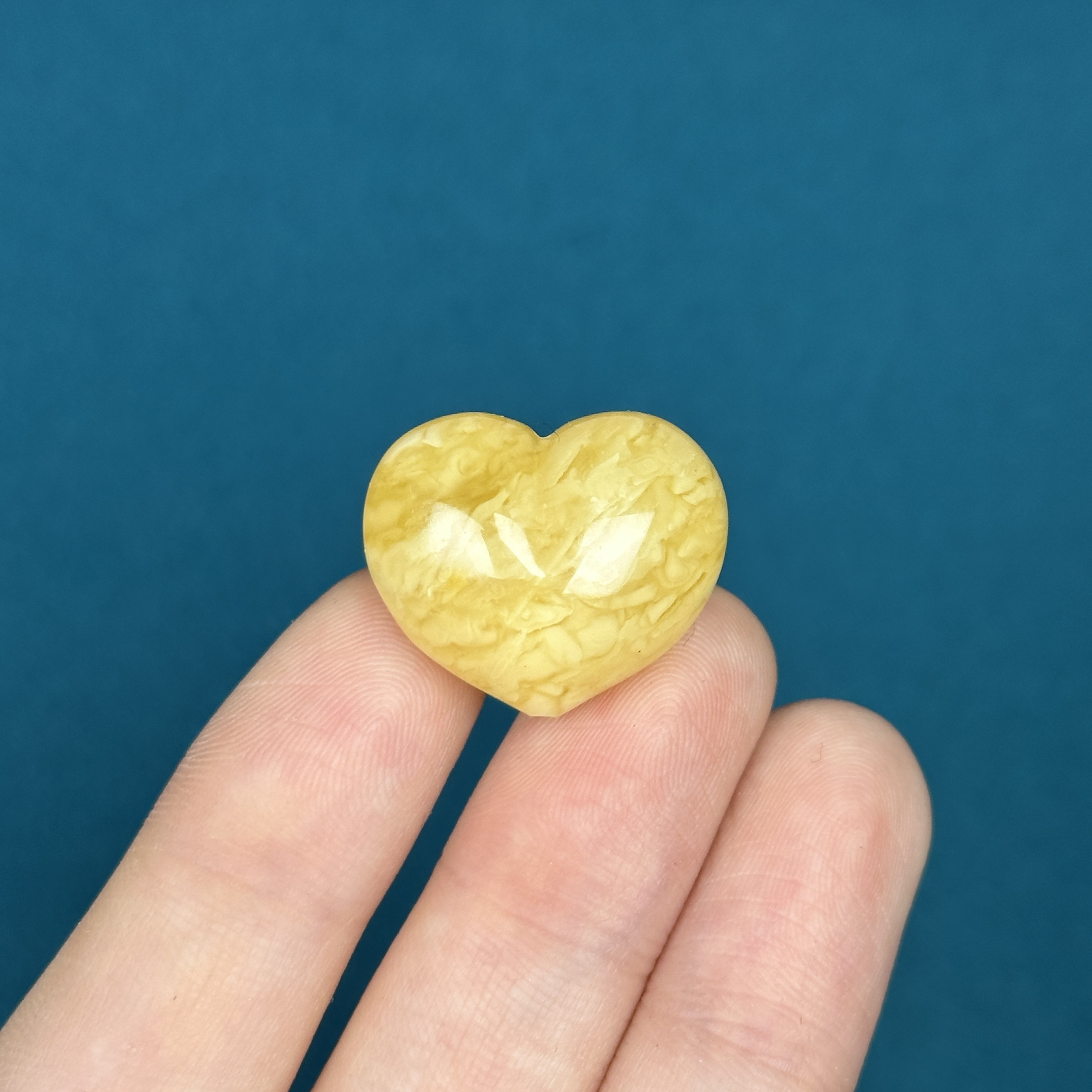 F5000天然原矿蜜蜡 屁桃爱心23.4*19.4*13.5mm一物一图假一罚十