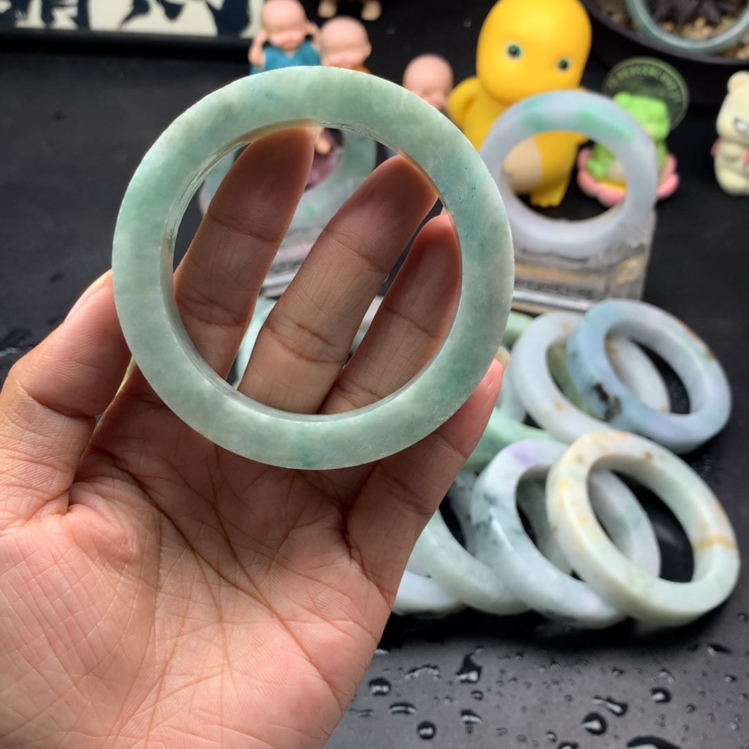 定制翡翠未镶嵌翡翠手镯