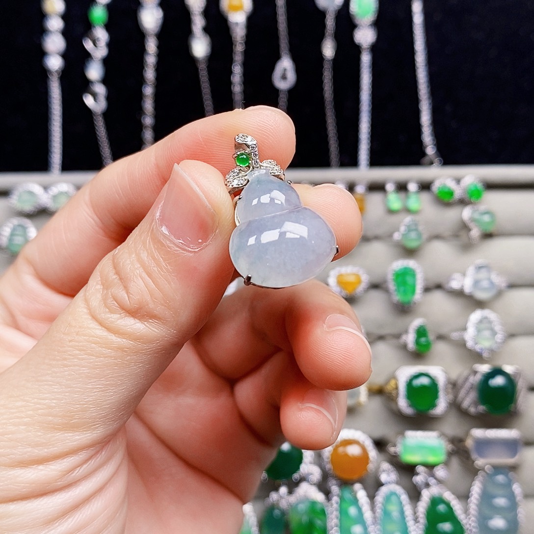 翡翠银S925镶嵌颈饰葫芦