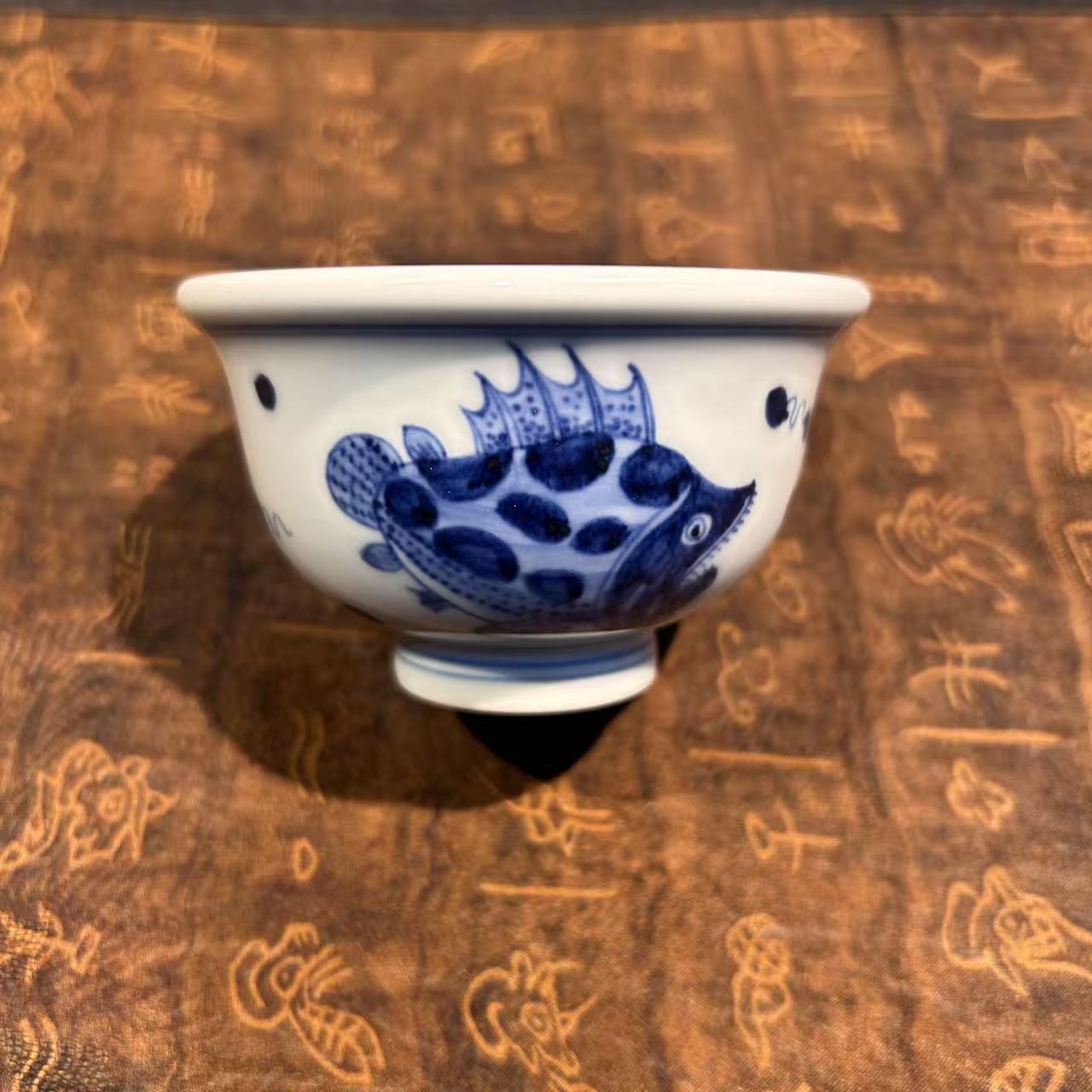 【景德镇邮政专属】清玉堂青花鱼藻纹压手杯jd748