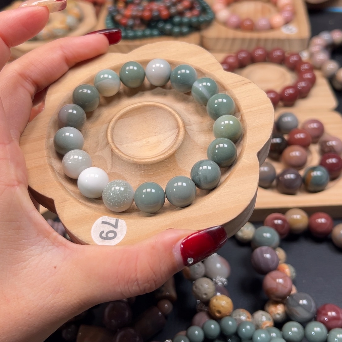 涅***记石英质玉未镶嵌手链89