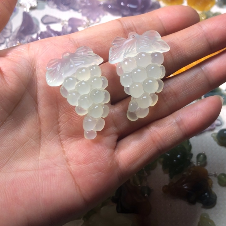 安***然蛇纹石玉未镶嵌耳坠