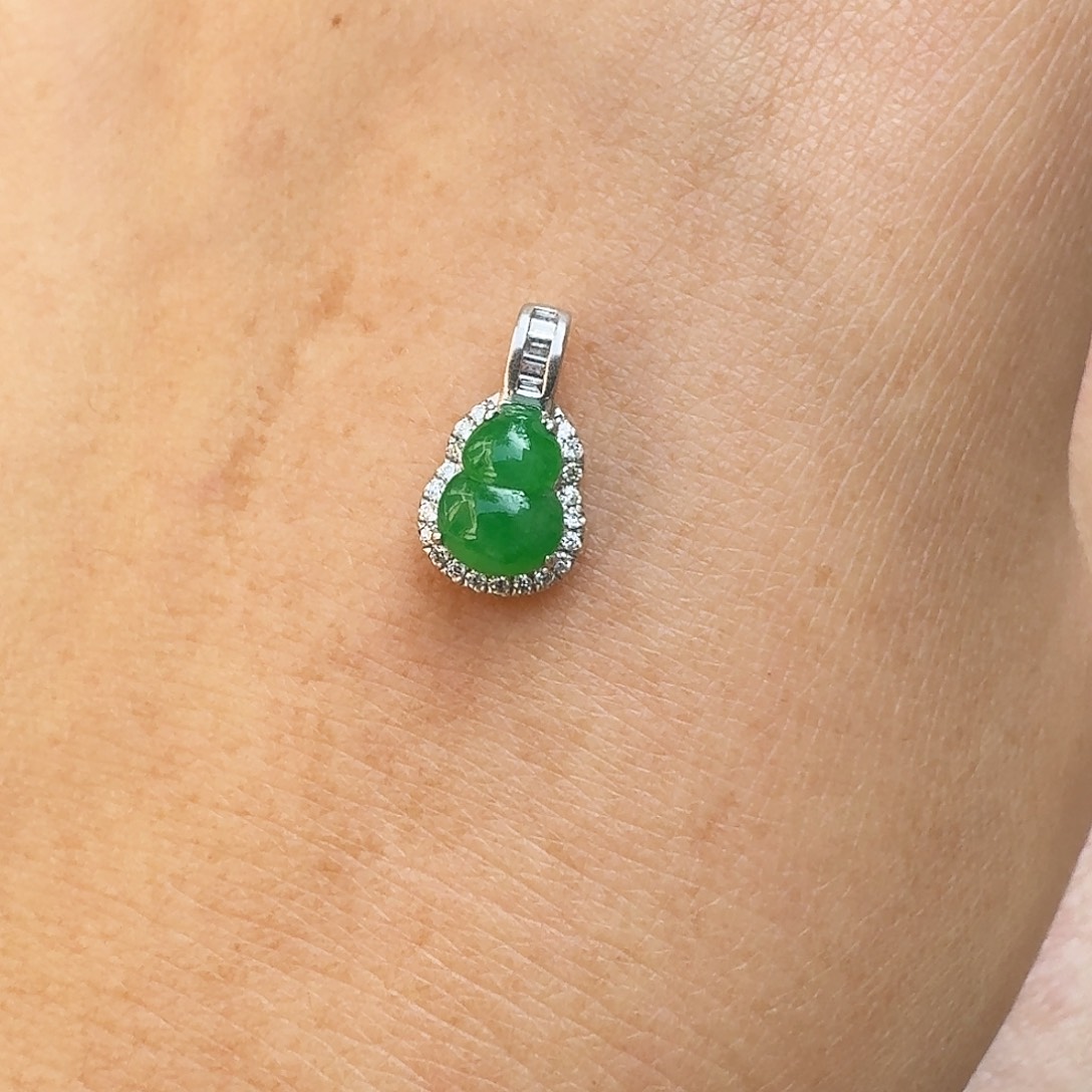 翡翠颈饰18K金镶嵌葫芦