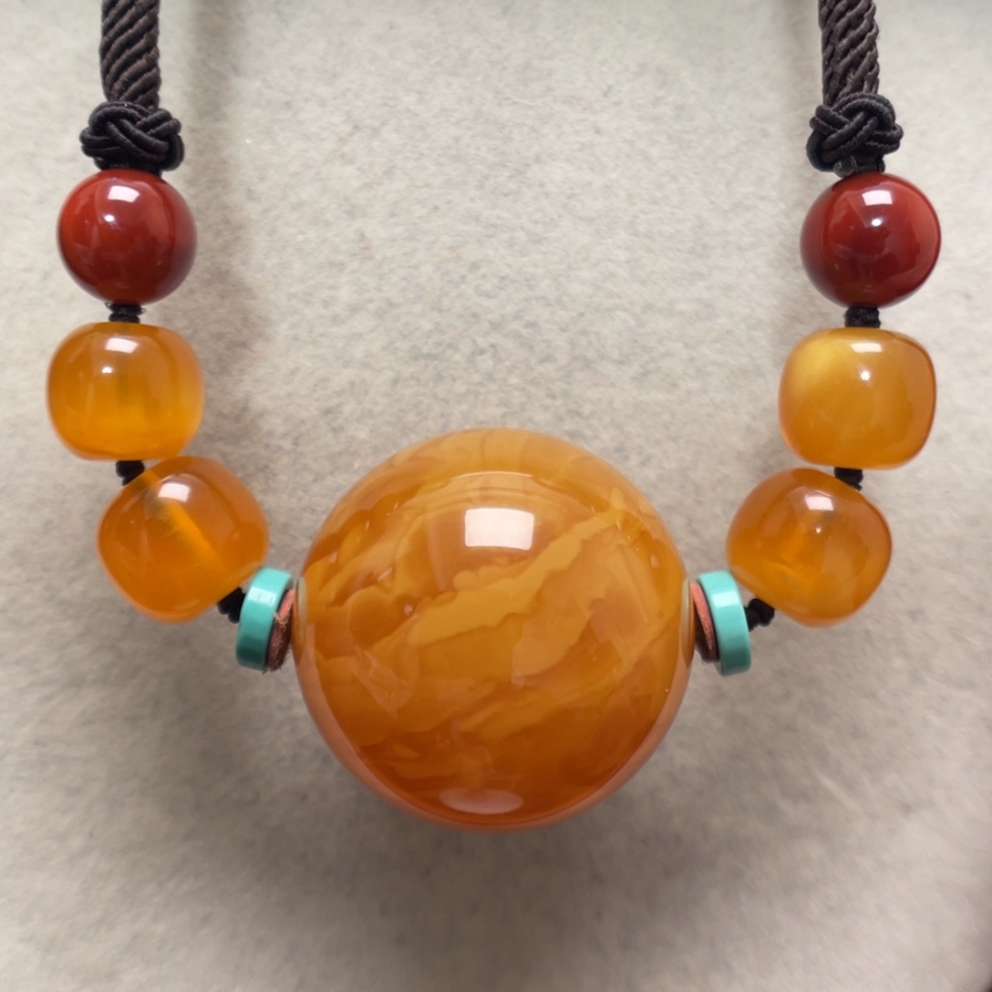 蜜蜡未镶嵌项链锁骨