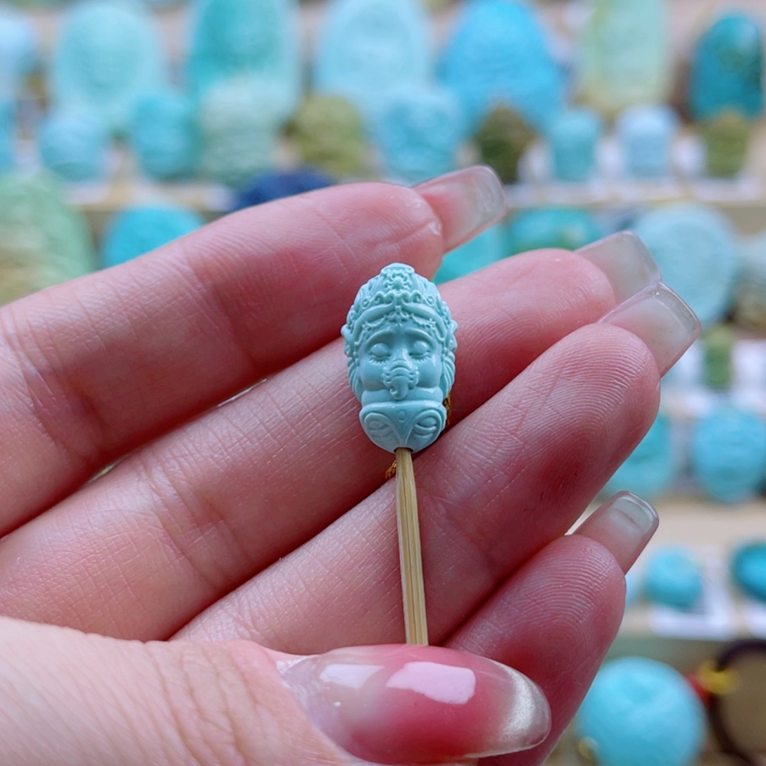 绿松石未镶嵌珠宝奇石