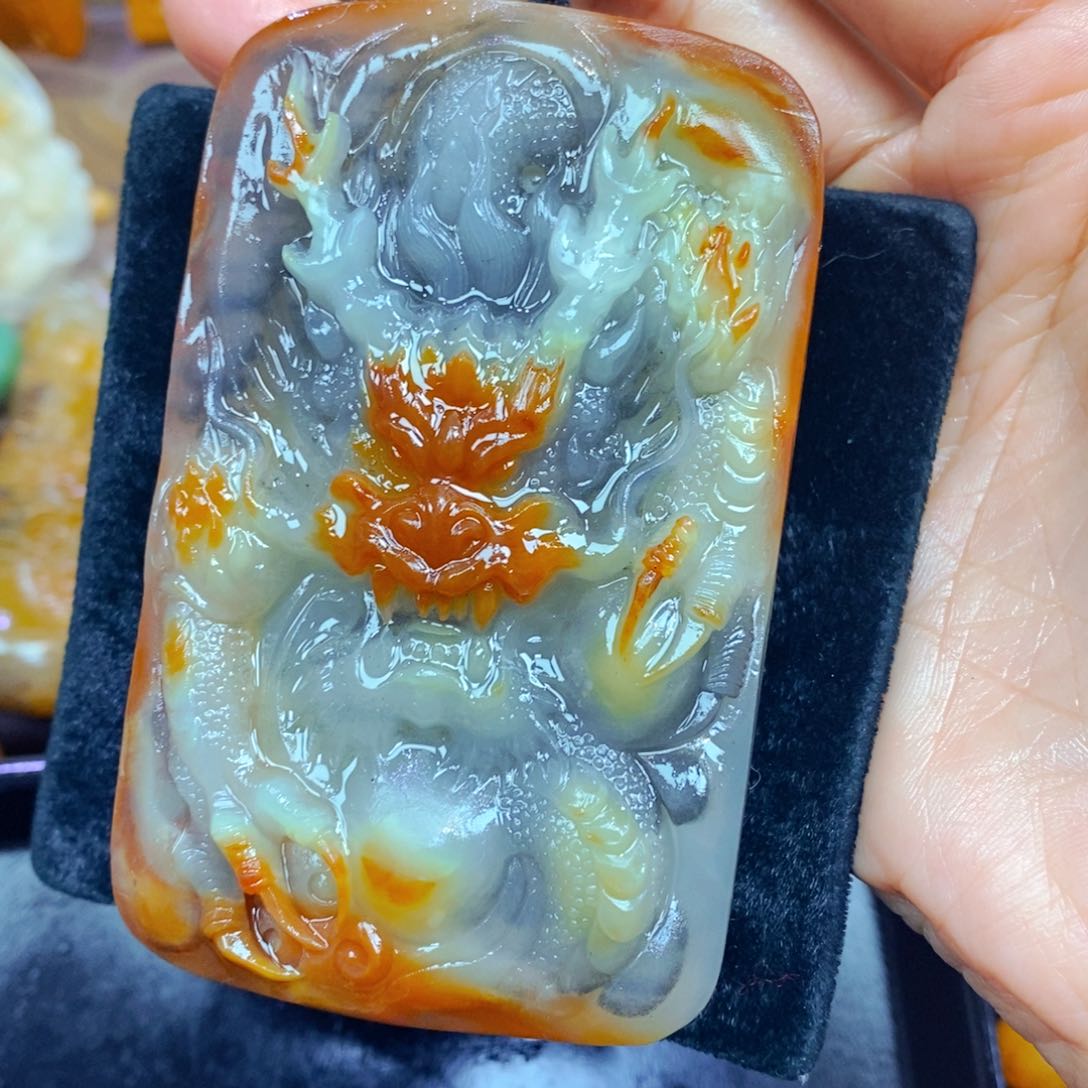 未镶嵌石英质玉（黄龙玉）吊坠(不含链)